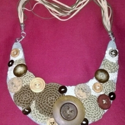 054 Ethnic necklace